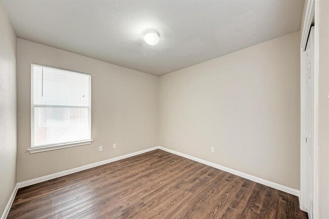 Building Photo - 18613 White Water Cove