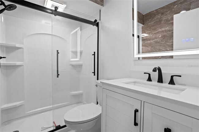 Building Photo - 6062 Willowpointe Cir