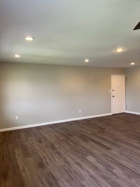 Building Photo - 61 Stonehurst Blvd