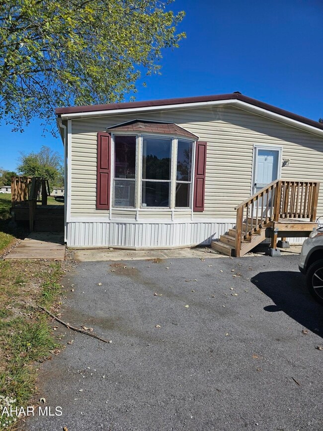 Building Photo - 124 Skyline Dr