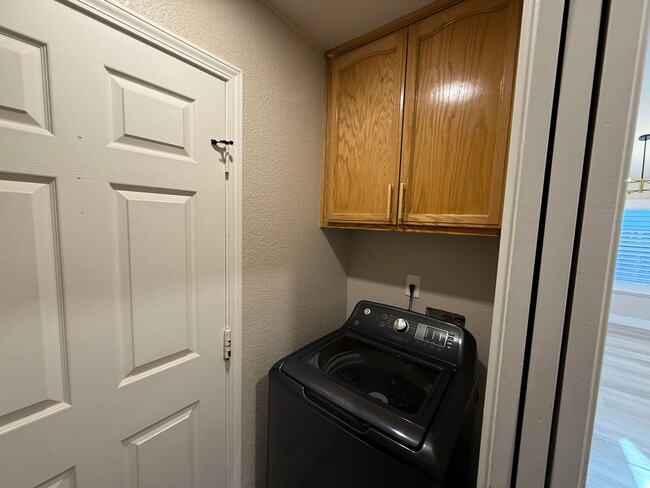 Building Photo - Newly updated 3-bedroom single story home!