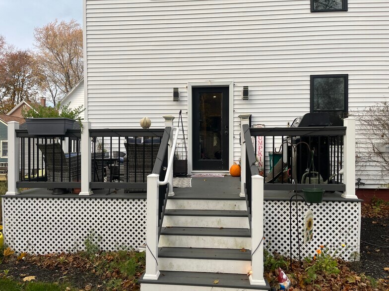 Building Photo - 130 Mount Vernon St