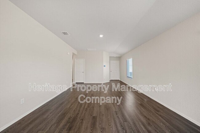 Building Photo - 8718 Broad Wing Dr