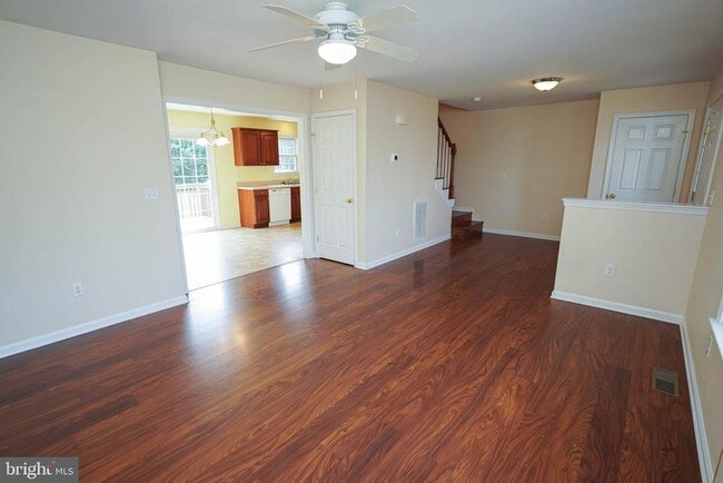 Building Photo - 1331 Aspen Dr
