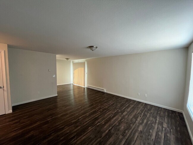 Building Photo - 110 Stanford Dr