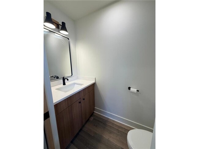 Building Photo - 131 W 46th St