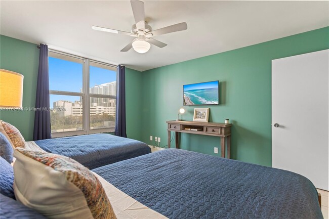 Building Photo - 3800 S Ocean Dr