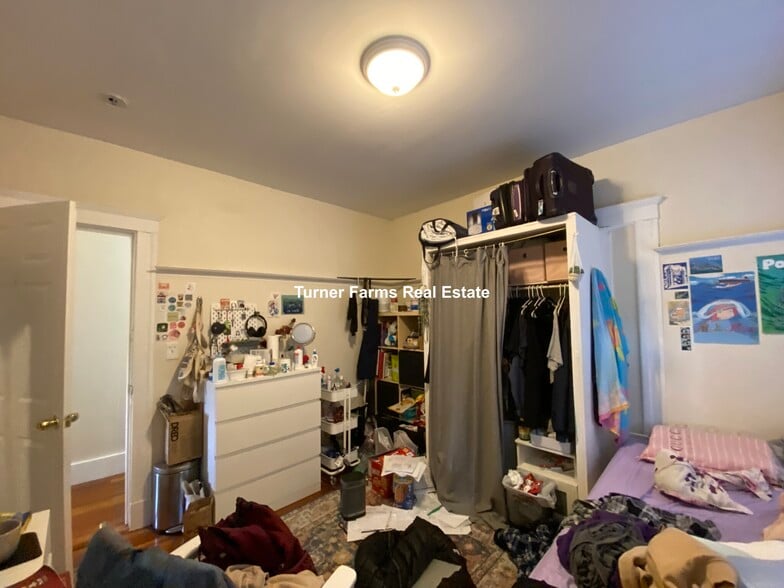 Building Photo - 300 Boston Ave