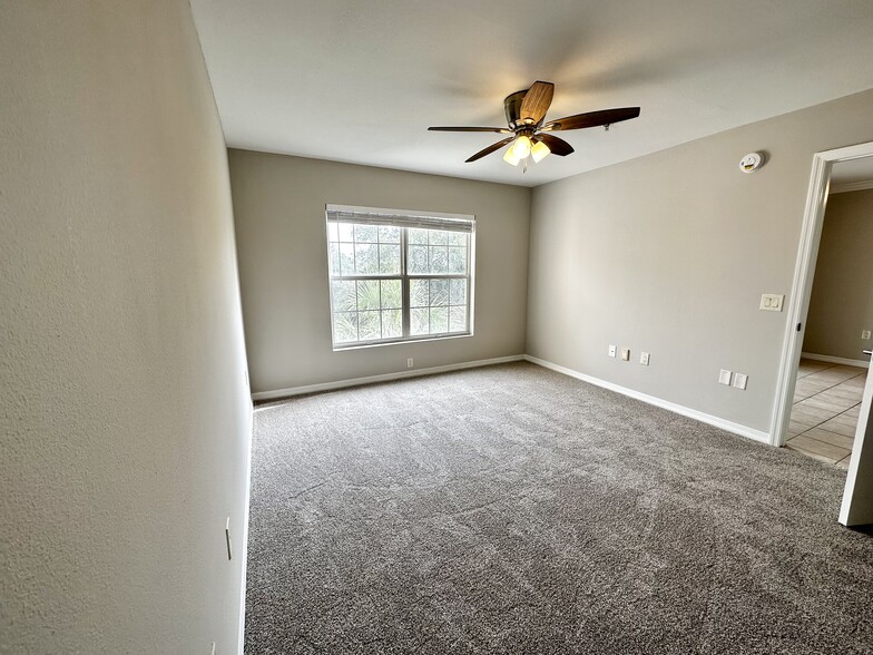 Building Photo - 4274 Calinda Ln