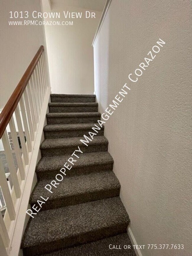 Building Photo - 1013 Crown View Dr