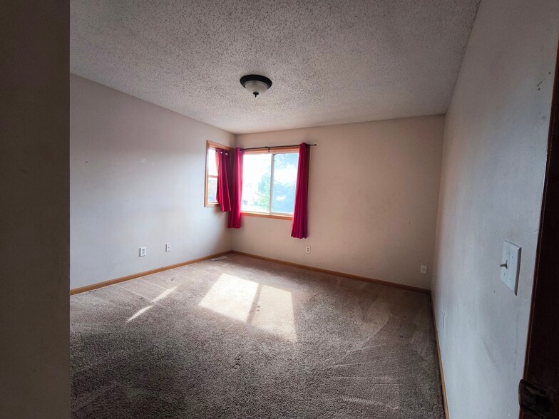 Building Photo - 4420 80th Avenue North