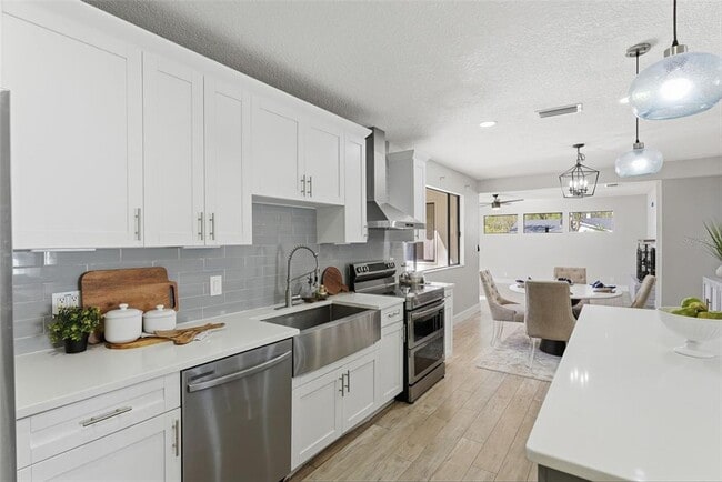 Building Photo - 1566 Woodfield Ct