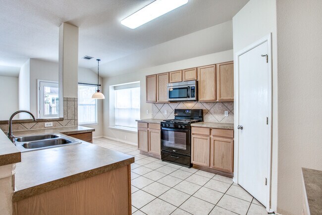 Building Photo - 612 Arrowood Pl