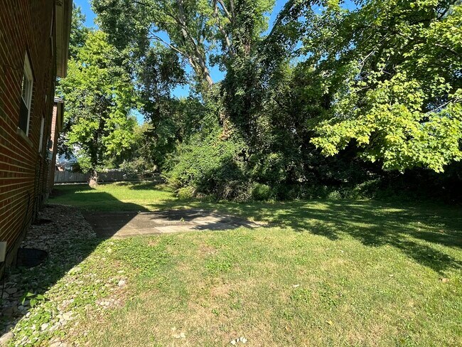 Building Photo - 3672 Brotherton Rd