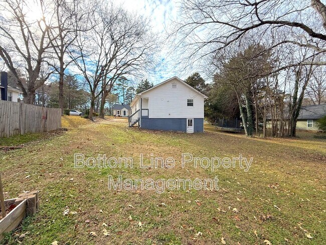 Building Photo - 1215 Milton Ave