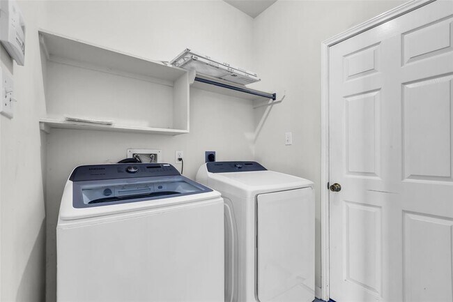 Building Photo - 16343 Mellow Oaks Ln