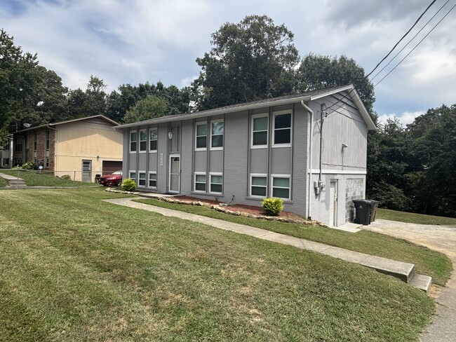 Building Photo - 6500 Shrewsbury Dr NW