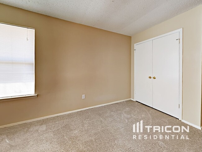 Building Photo - 713 Cavendish Dr