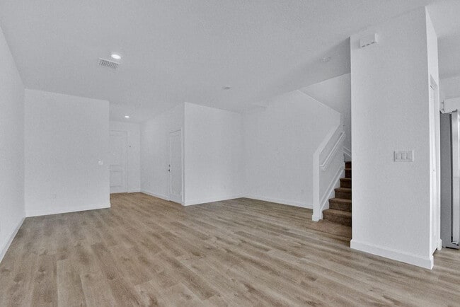 Building Photo - 4083 Sunset Wy