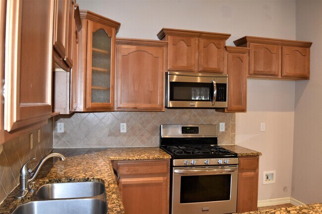 Building Photo - 14350 N Cave Dr