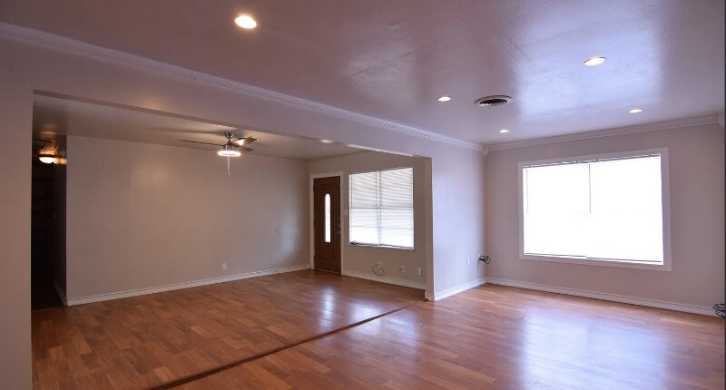 Building Photo - 311 Crockett Dr