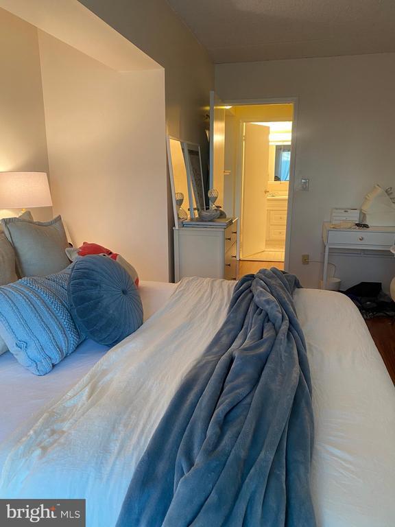 Building Photo - 200 Lombard St