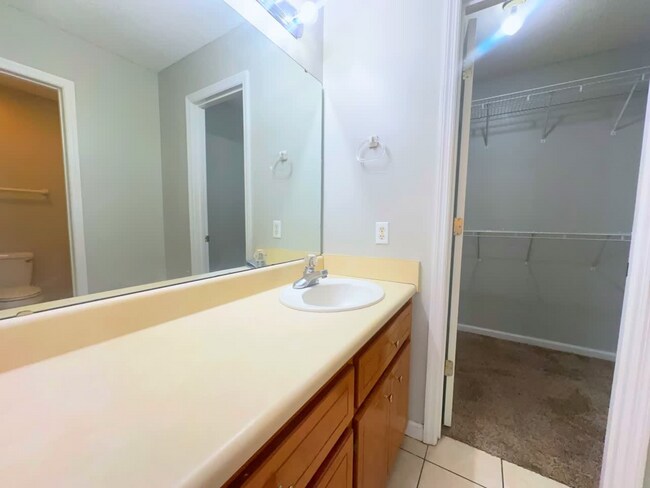 Building Photo - 305 Barfield St