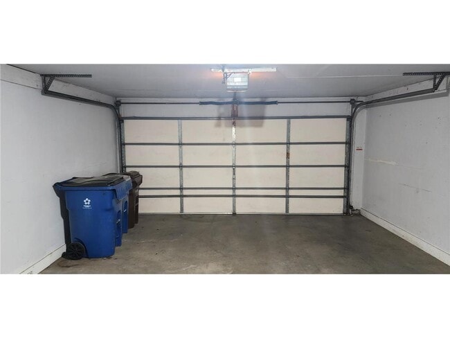 Building Photo - 5505 Orleans Ln N