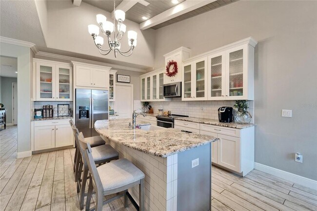 Building Photo - 13316 Palmera Vista Dr