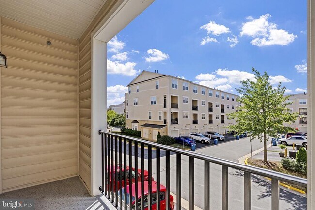 Building Photo - 42563 Highgate Terrace