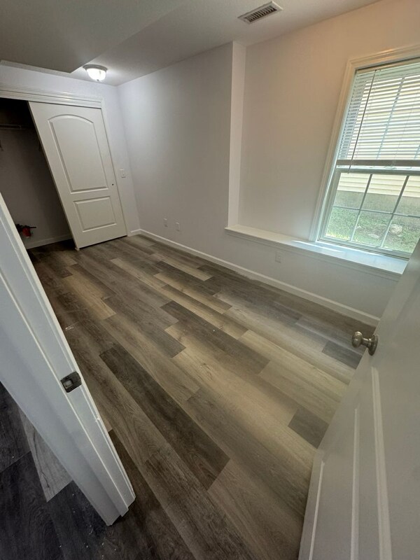 Building Photo - 135-137 Laconia St