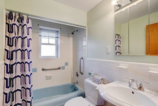 Building Photo - 1 Wyman St