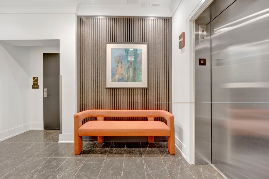 Building Photo - 4920 N Lincoln Ave