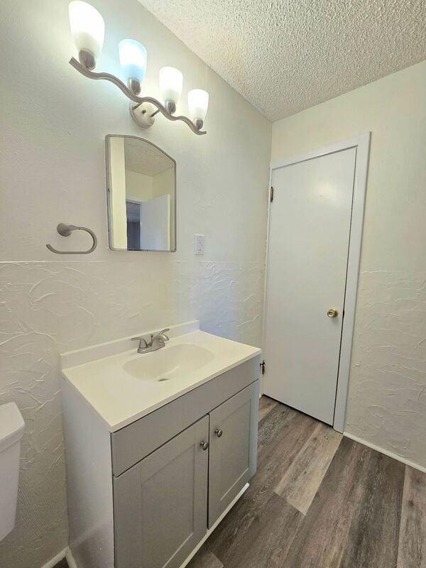 Building Photo - 715 S Missouri Ave