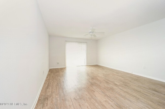 Building Photo - 512 Eiseman Wy