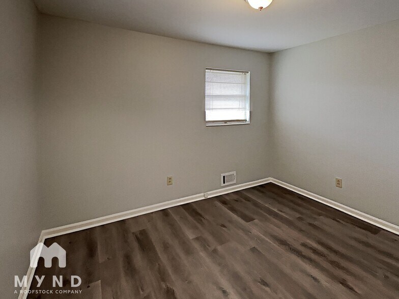 Building Photo - 626 Emerald Dr
