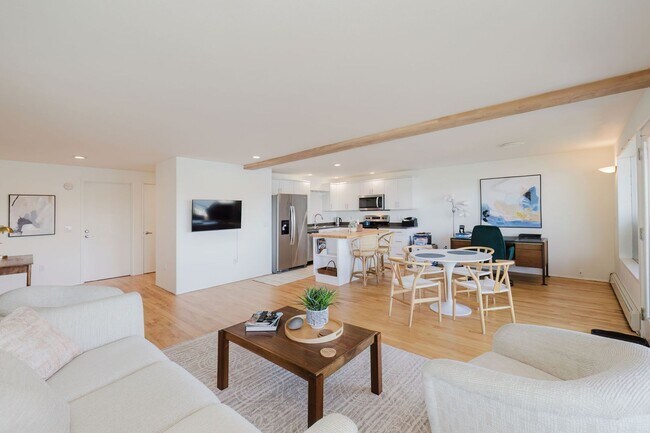 Building Photo - Furnished Bainbridge Island Waterfront Home with Incredible Views