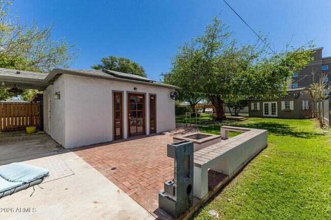 Building Photo - 1301 W MacKenzie Dr