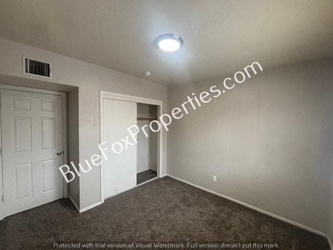 Building Photo - 110 W Delano St