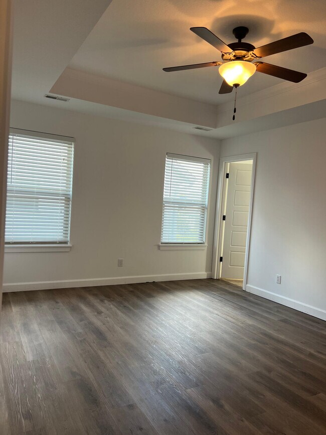 Building Photo - 7413 Pemberton Dr