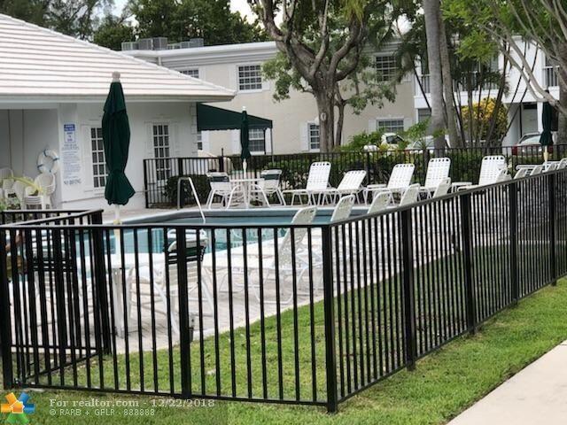Building Photo - 6439 Bay Club Dr