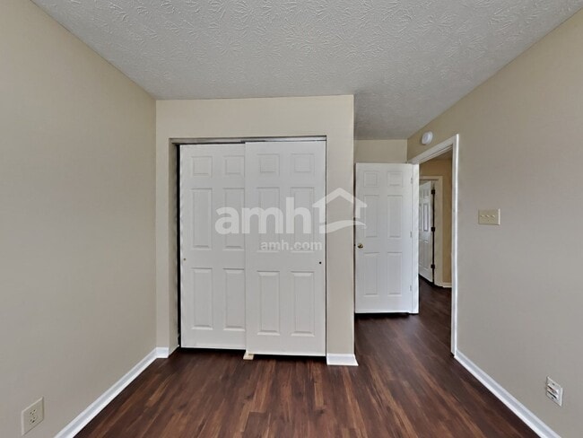 Building Photo - 710 Gatewood Dr