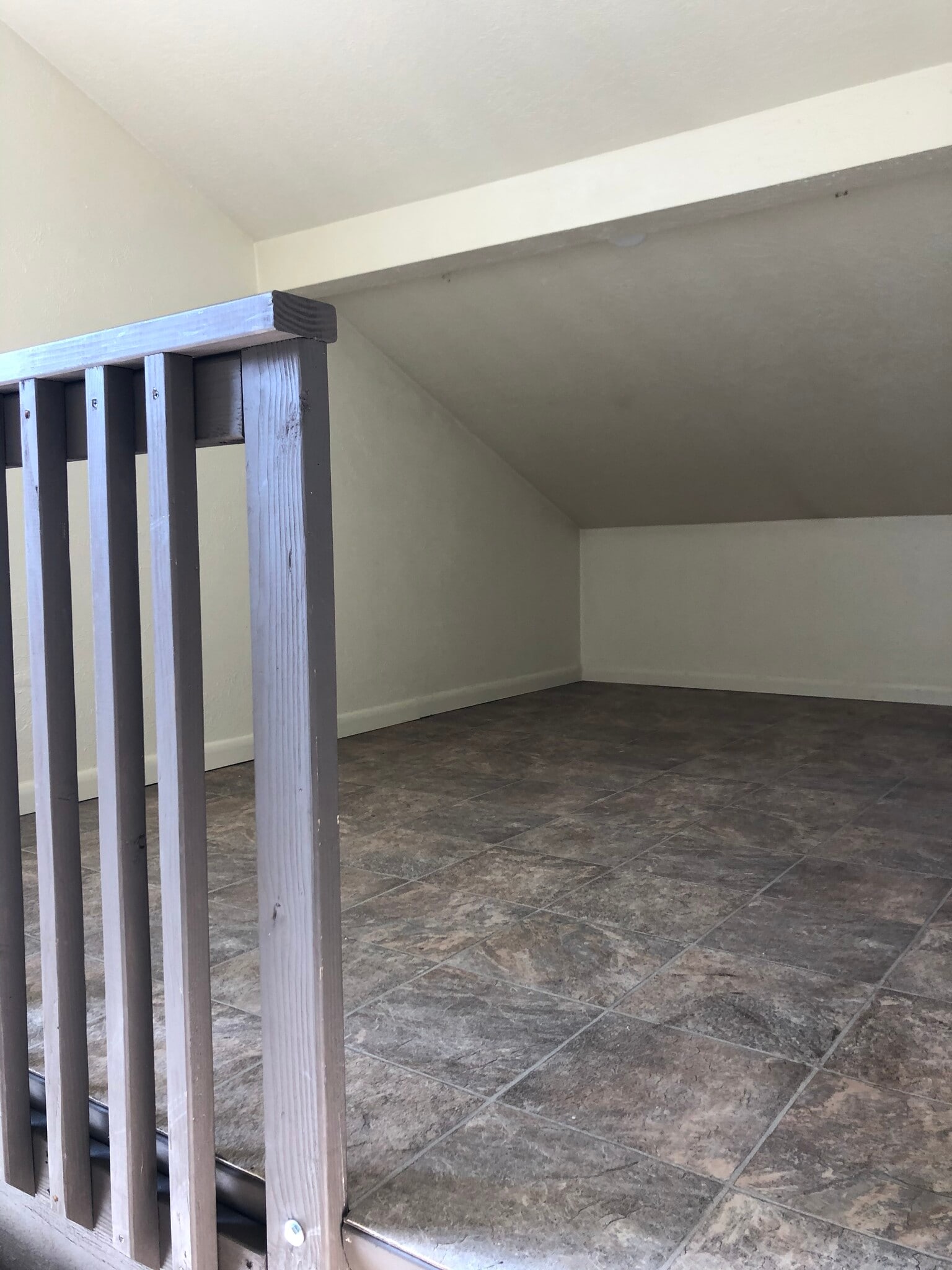 Loft - 554 Cartier Ct