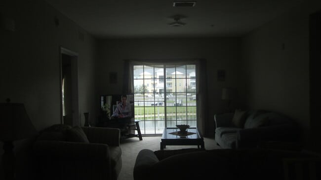 Building Photo - 8226 Green Parrot Rd