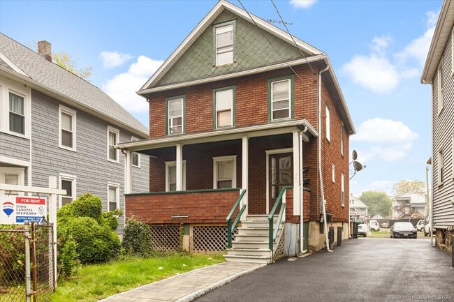 Primary Photo - 816 Pacific St