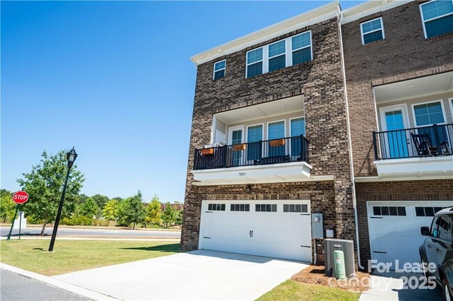Building Photo - 7803 Reunion Row Dr