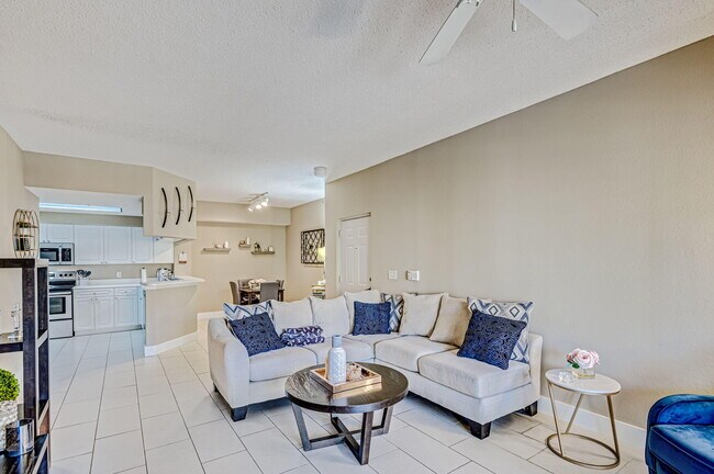 Building Photo - 3019 Alcazar Pl