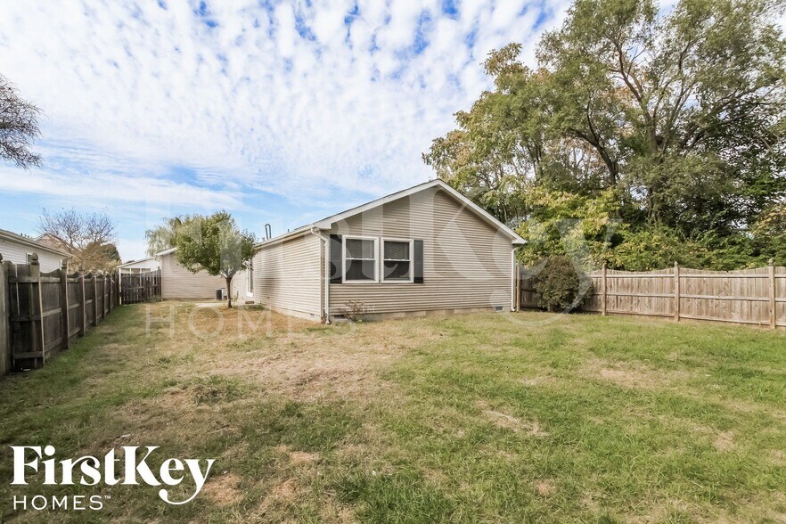 Building Photo - 597 Diamond Loop