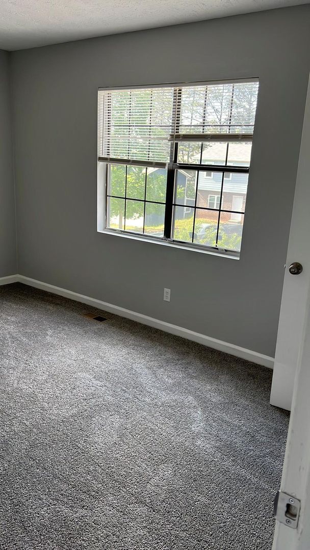 Building Photo - Newly Remodeled 2Bed/2.5Bath Townhome For Lease in Austell