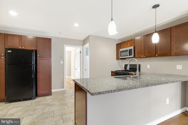 Building Photo - 941 New Market St